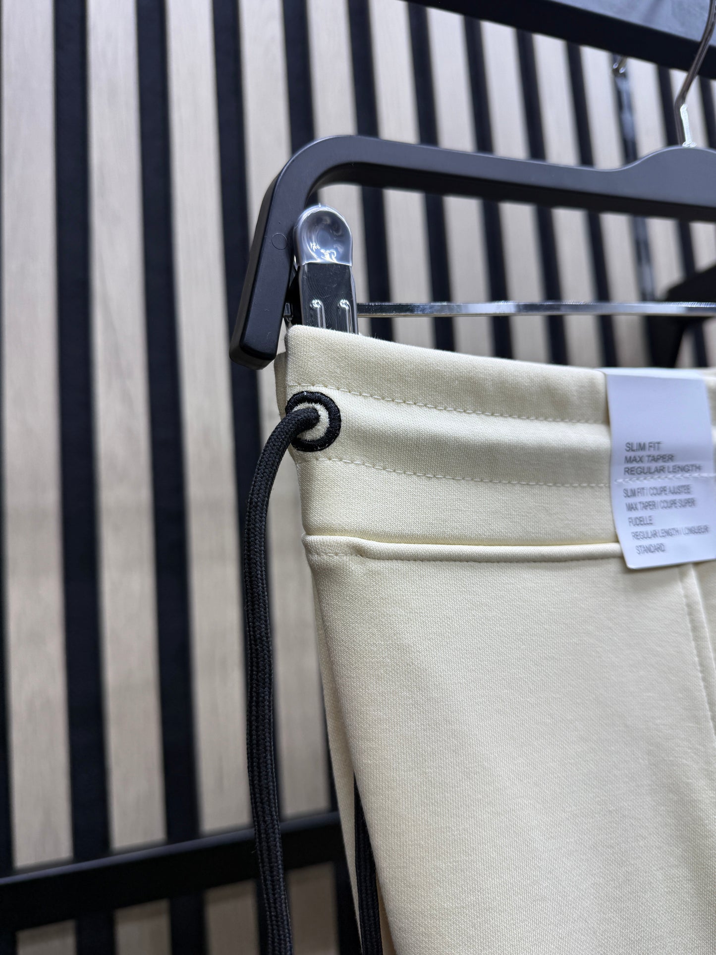 Chandal Nike Tech ( Crema )