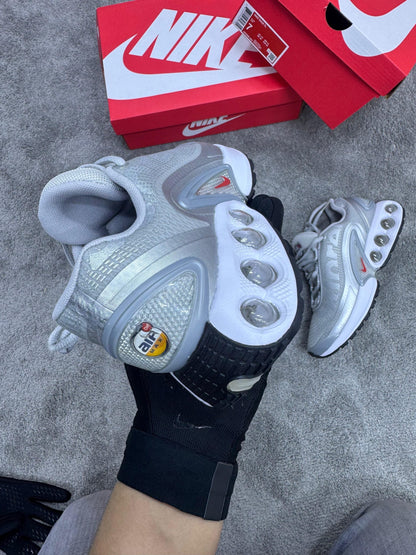Air Max DN ( Supreme ) ⚪