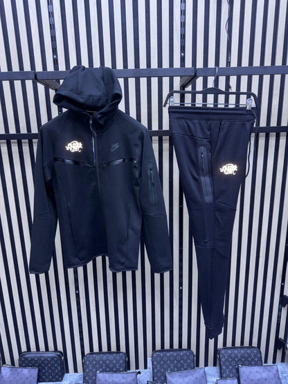 🔥🔝Nike tech black por synaworld edición limitada