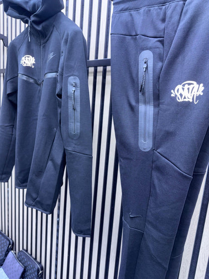 🔥🔝Nike tech black por synaworld edición limitada